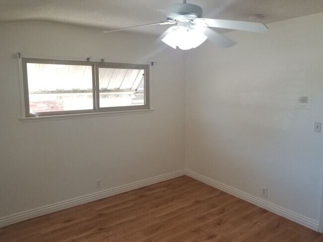 Building Photo - 4 Bedroom Mid-Century Classic Fullerton Ho...