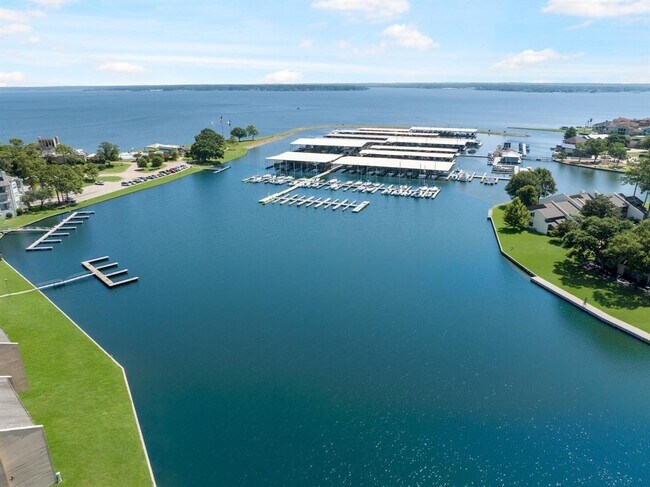 Building Photo - 12500 Melville Dr