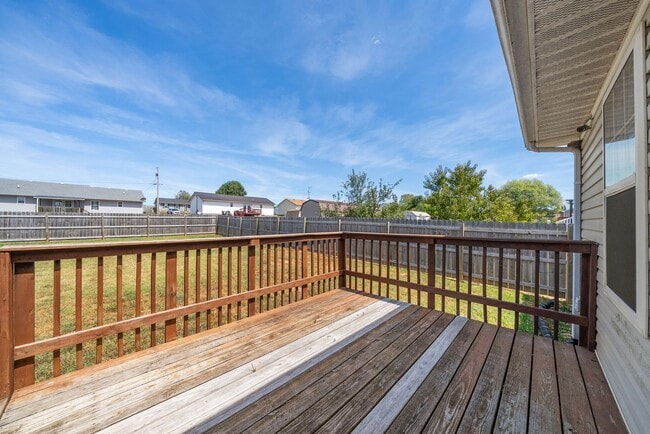 Building Photo - Oak Grove Cutie for Rent!