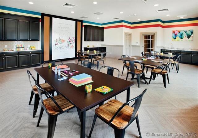 Building Photo - 22 Brentwood Cir