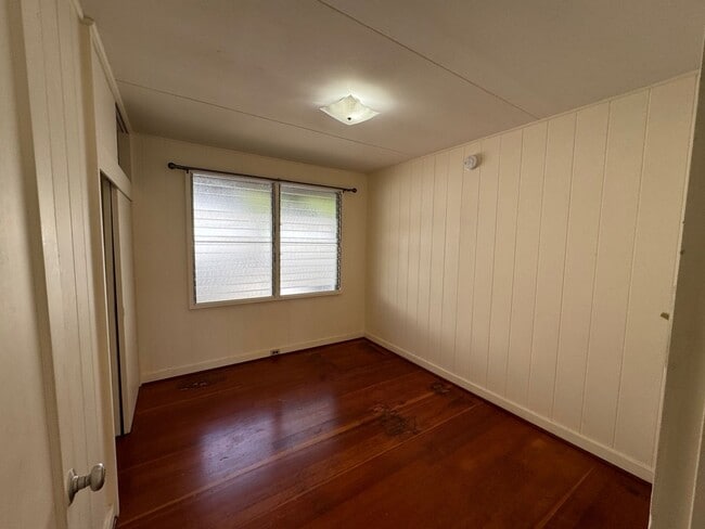 Building Photo - For Rent - 55 Mango St.
