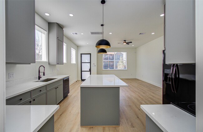 Building Photo - 1506 McKee St