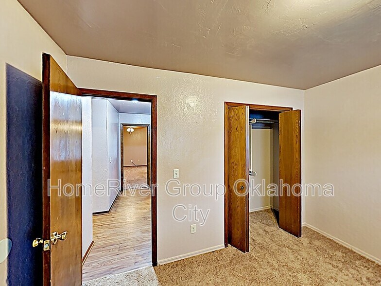 Building Photo - 1036 W Windsor Way