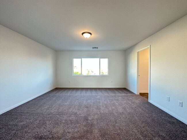 Building Photo - Robindale & Westwind
