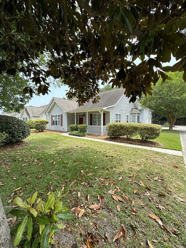 Building Photo - 4406 McClelland Dr