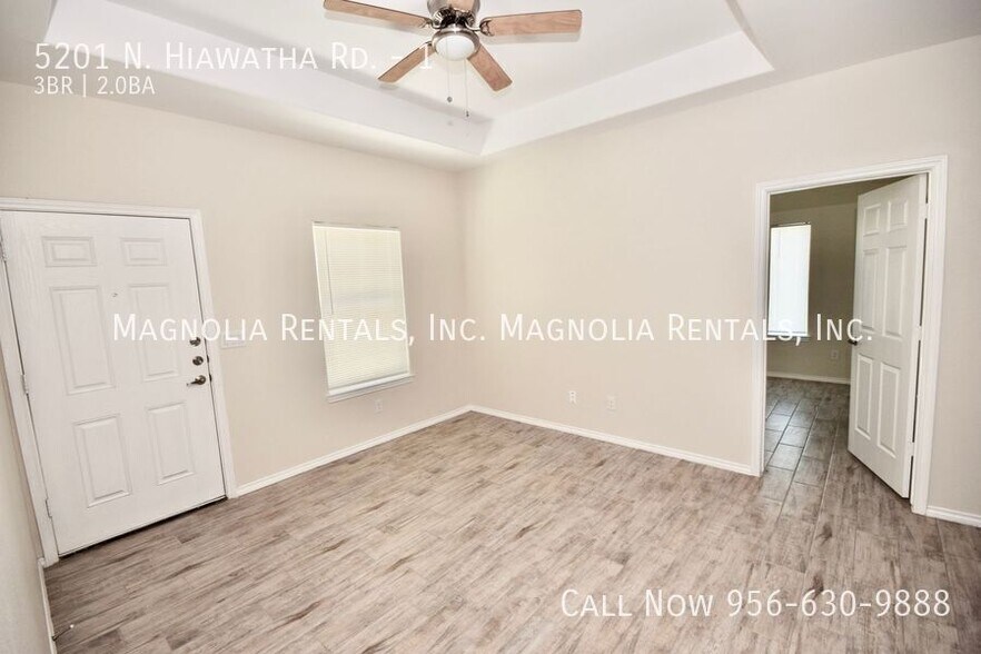 Building Photo - 5201 N Hiawatha Dr