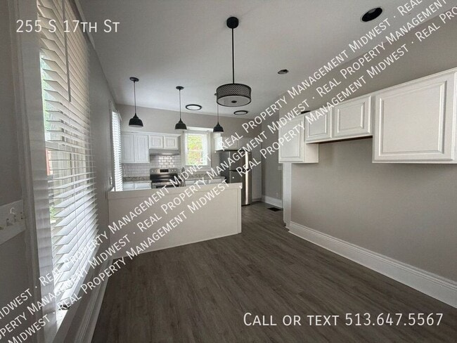 Building Photo - 255 S 17th St