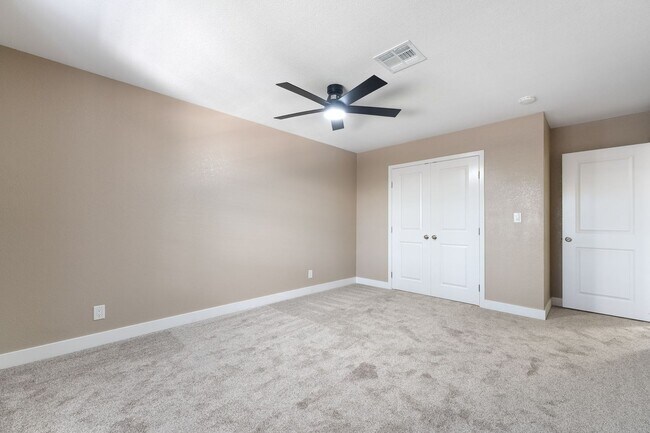 Building Photo - 968 Pinehurst Dr