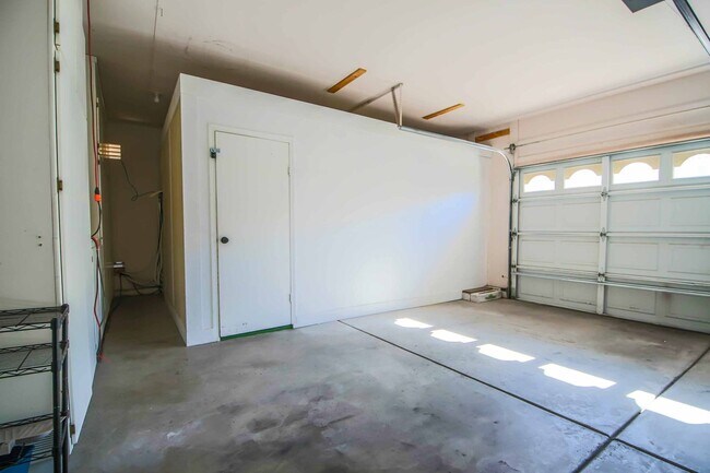 Building Photo - GORGEOUS SUMMERLIN POOL HOME FOR LEASE!