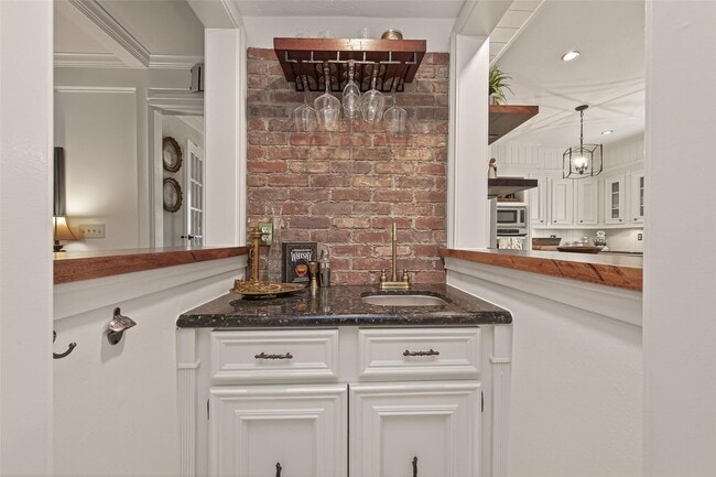 Building Photo - 9622 Fenchurch Dr