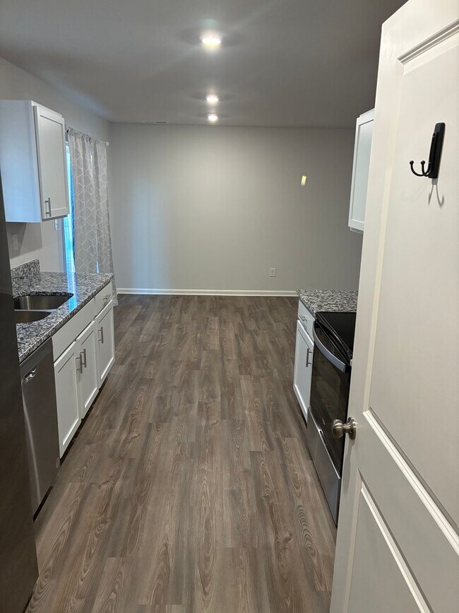 Building Photo - 105 S Osprey Ct