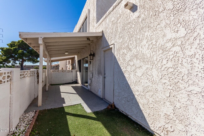 Building Photo - 16053 N 26th Cir