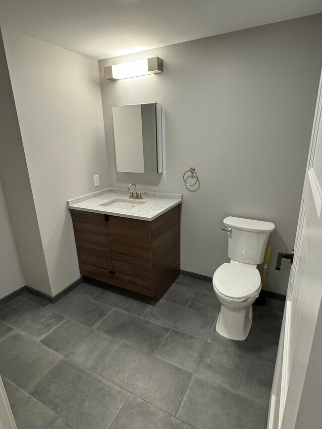 Building Photo - 100 Hemenway St