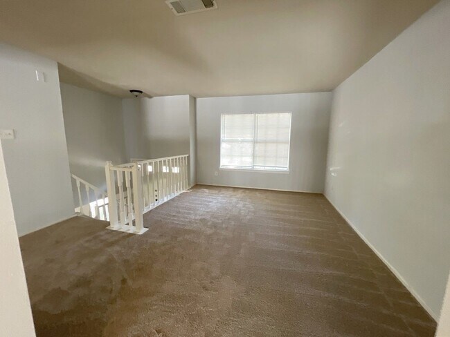 Building Photo - 3127 Glen Spring Dr