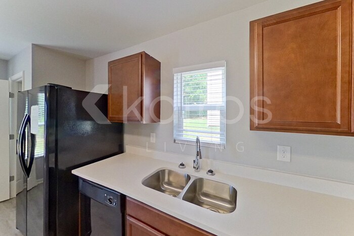 Building Photo - 605 Ivy Brook Way