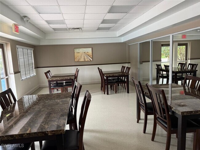 Building Photo - 4252 Fennwood Ct