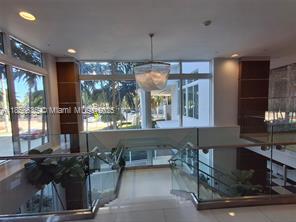 Building Photo - 1800 N Bayshore Dr