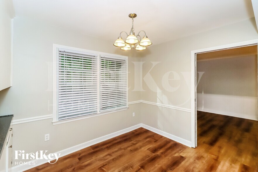 Building Photo - 7625 Summerwood Ln