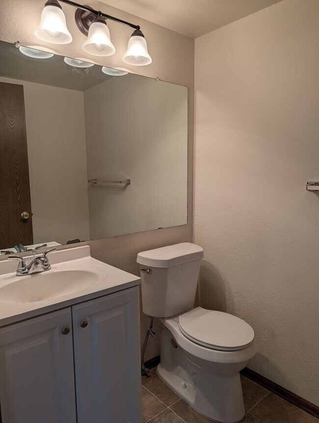 Building Photo - 3028 Deliverance Dr