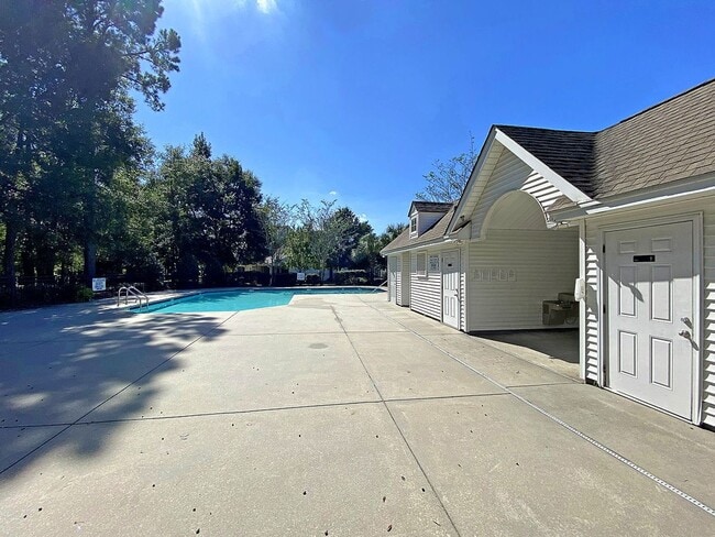 Building Photo - Beautiful Clements Ferry Townhome!