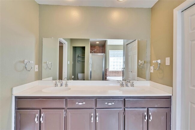 Building Photo - 8413 Slant Oak Dr