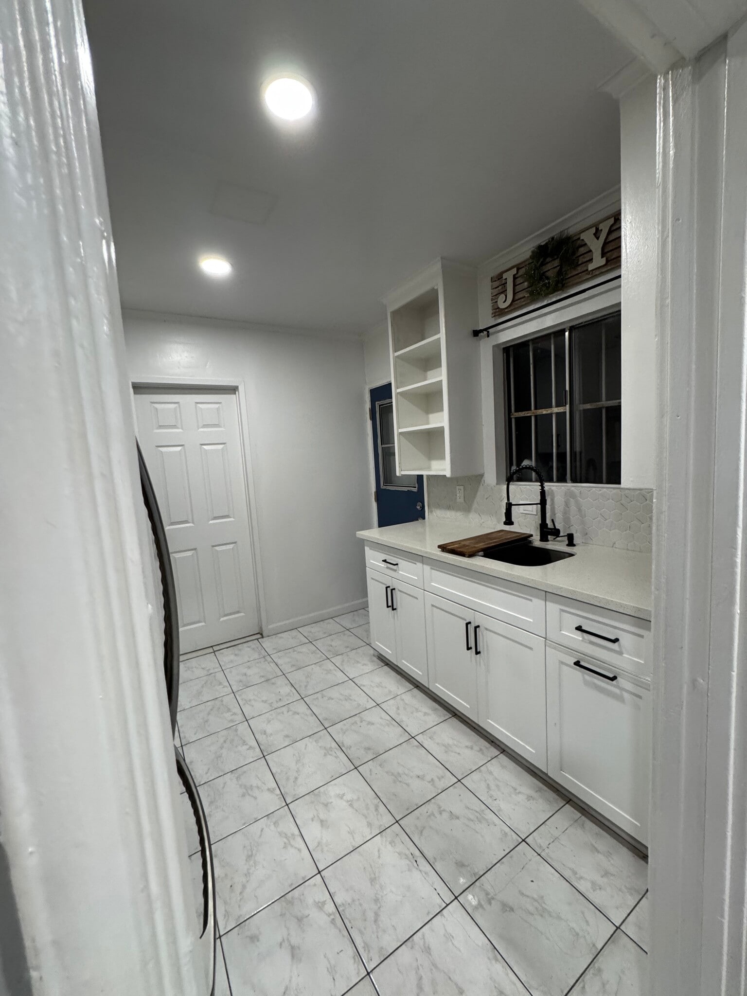 Building Photo - 6831 Hollenbeck St