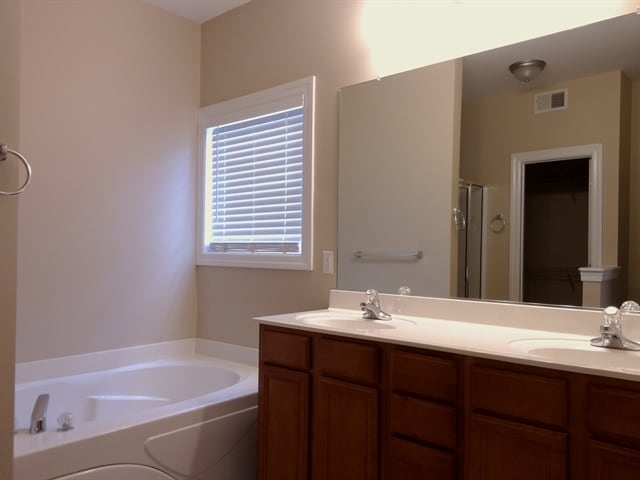 Building Photo - 4013 Lilac Ln