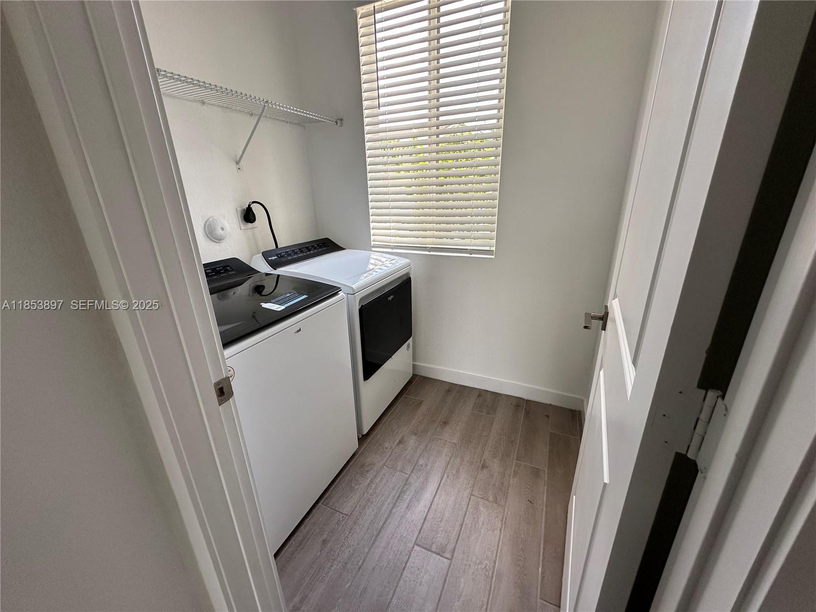 Building Photo - 1092 SE 23rd Ave