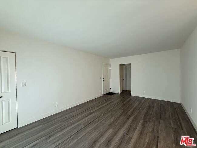 Building Photo - 3707 S Canfield Ave