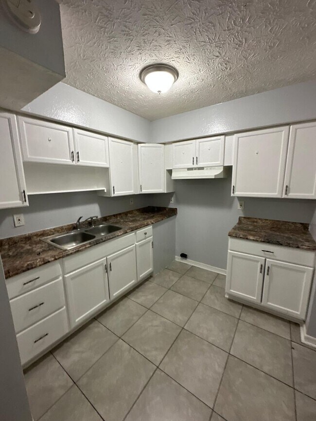 Primary Photo - Fully Renovated 3/1.5 -Single Family! Avai...