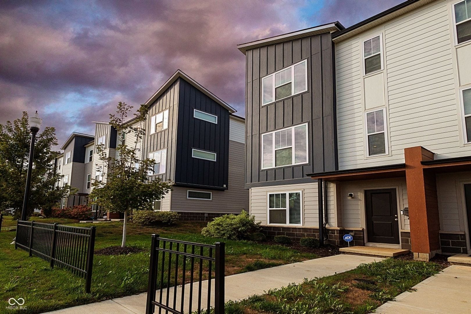 Building Photo - 2942 W New York St