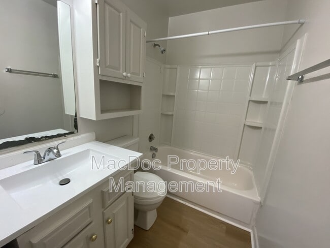 Building Photo - 813 Sledgehammer Dr