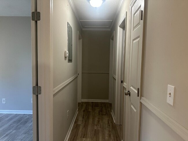 Building Photo - 5843 Memphis St