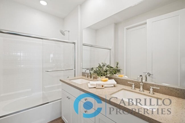 Building Photo - Brand New 1bd/1ba Home w/Private Yard, Central AC, & In Unit Laundry