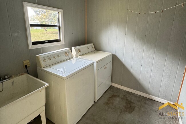 Building Photo - 8954 SW 101st Pl