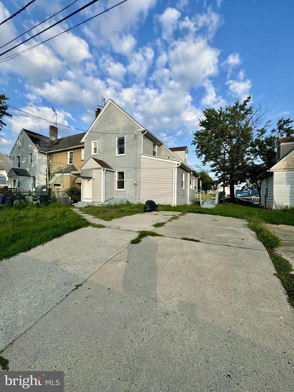 Primary Photo - 224 S Hannevig Ave