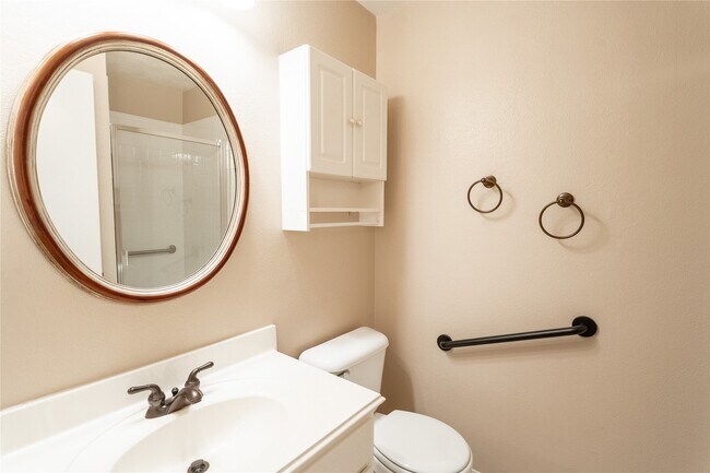 Building Photo - 8051 Bay Branch Dr