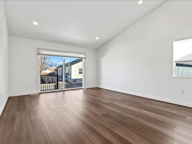 Building Photo - West Joran 3 bed 2 bath family home