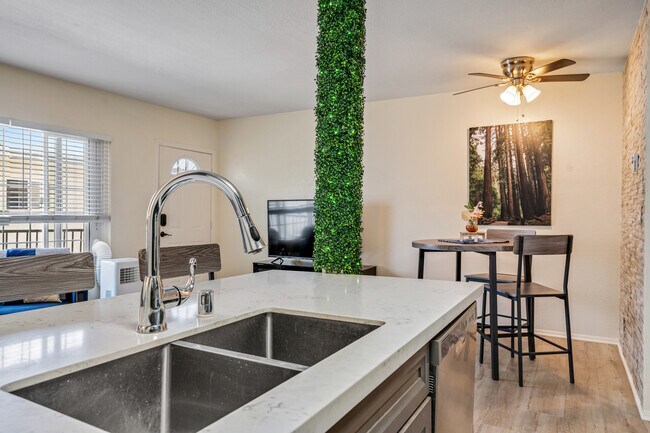 Building Photo - 4253 Central Ave