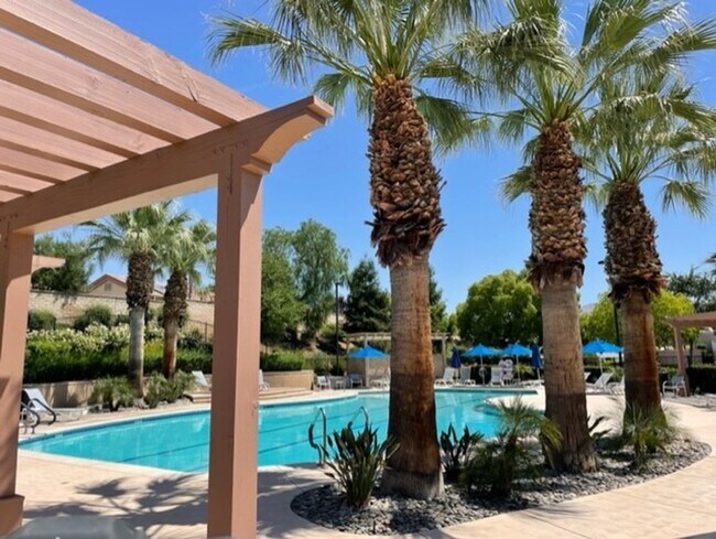 Building Photo - Beautiful Home in 55+ Community