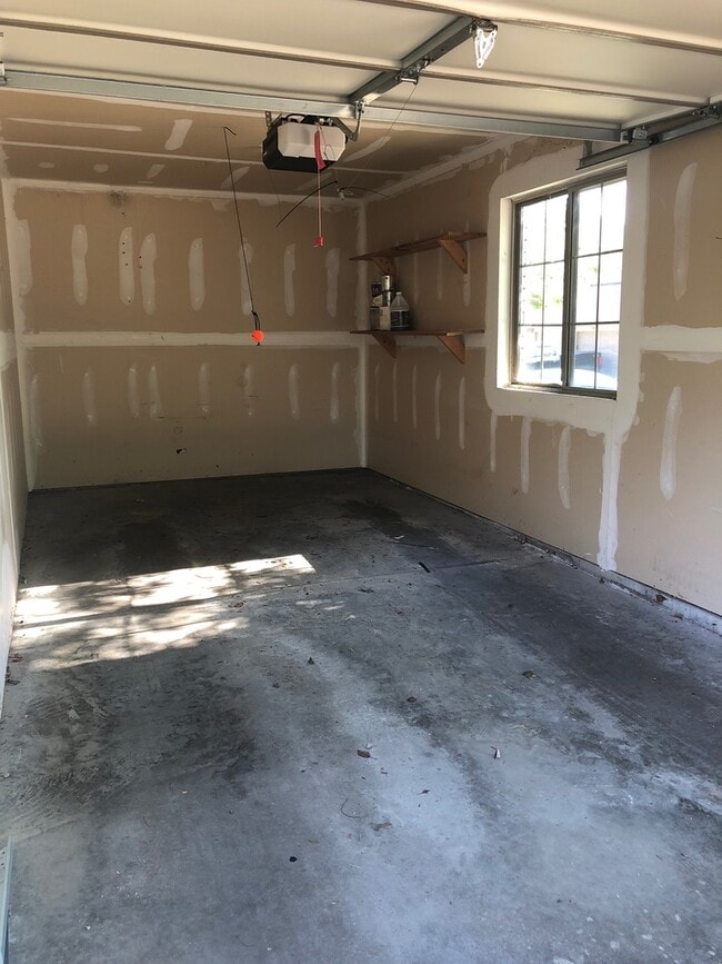 Building Photo - Nice 2br Condo in Coralville close to shopping & interstate