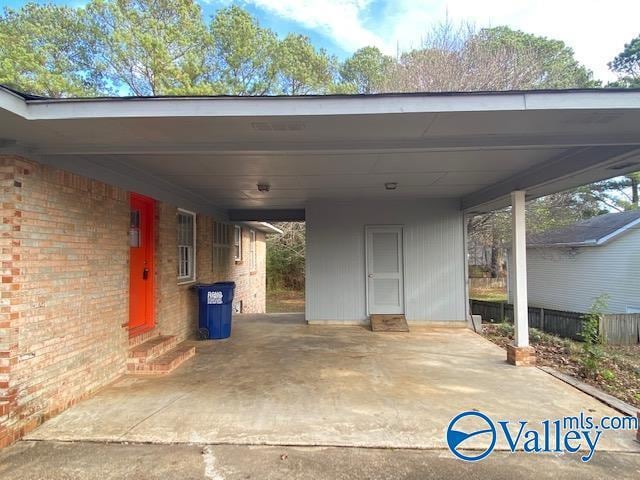 Building Photo - 706 Larry Dr