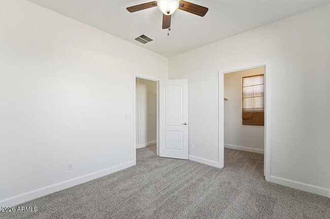 Building Photo - 15391 W Dreyfus St