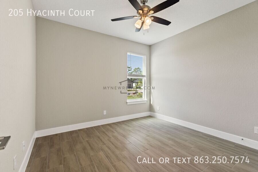 Building Photo - 205 Hyacinth Ct