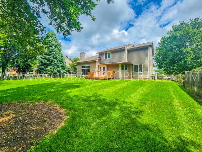 Building Photo - Executive 4 Bedroom Home in West Des Moine...