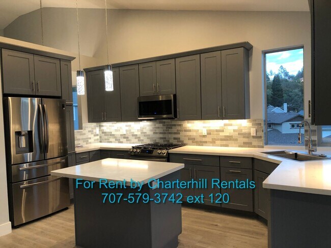 Building Photo - Beautiful, brand new, Fountaingrove home in convenient location near Keysight, Medtronic, Fountai...