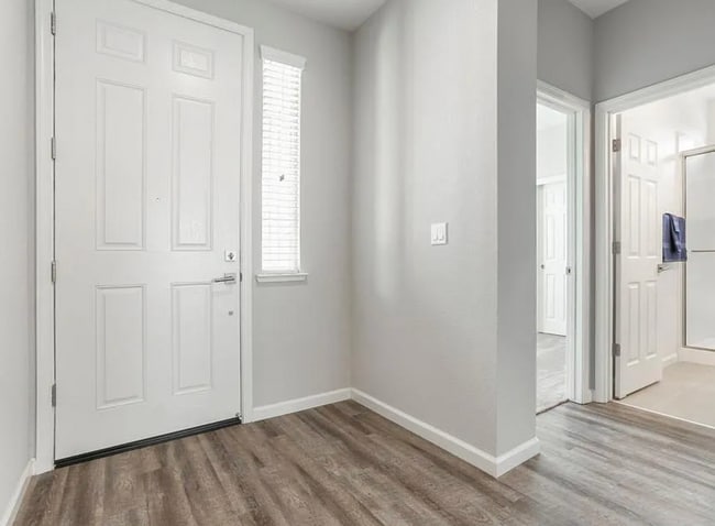 Building Photo - 1559 Hutchison Valley Dr