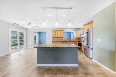 Building Photo - ANNUAL RENTAL: 3-Bedroom Waterfront Home w...