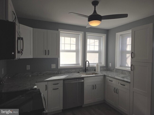 Primary Photo - 2911 Markley Ave