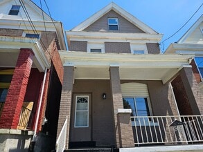 Building Photo - Newly updates 2 bedroom 1 bath for rent in...